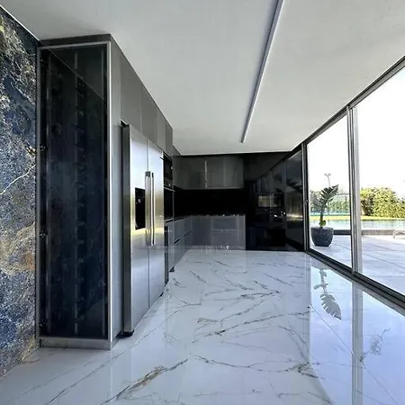 Villa Luxury Mansion La *