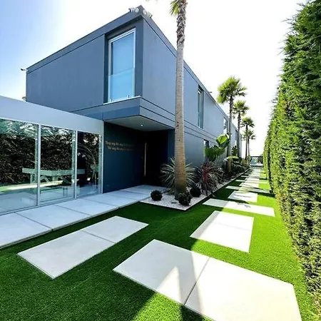 Luxury Mansion La Villa Valadares (Porto)